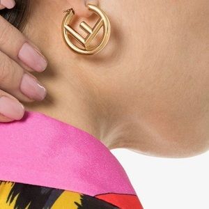 fendi hoops earrings- great condition! Box is missing that’s why the price